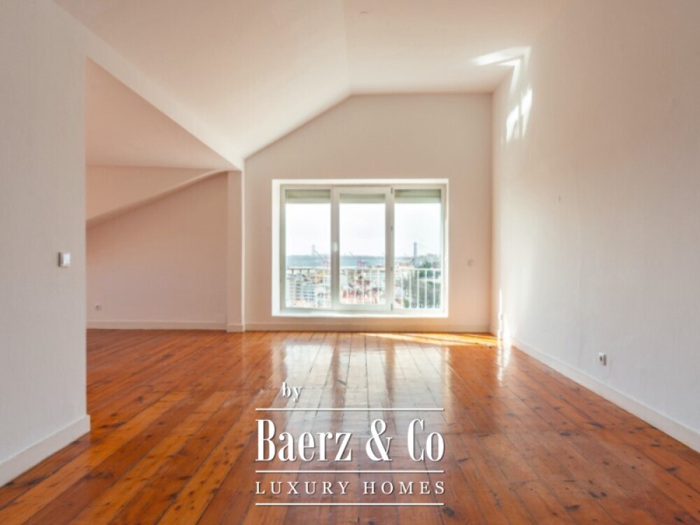 Discover this exceptional two-bedroom apartment in Príncipe Real, offering truly breathtaking views. image