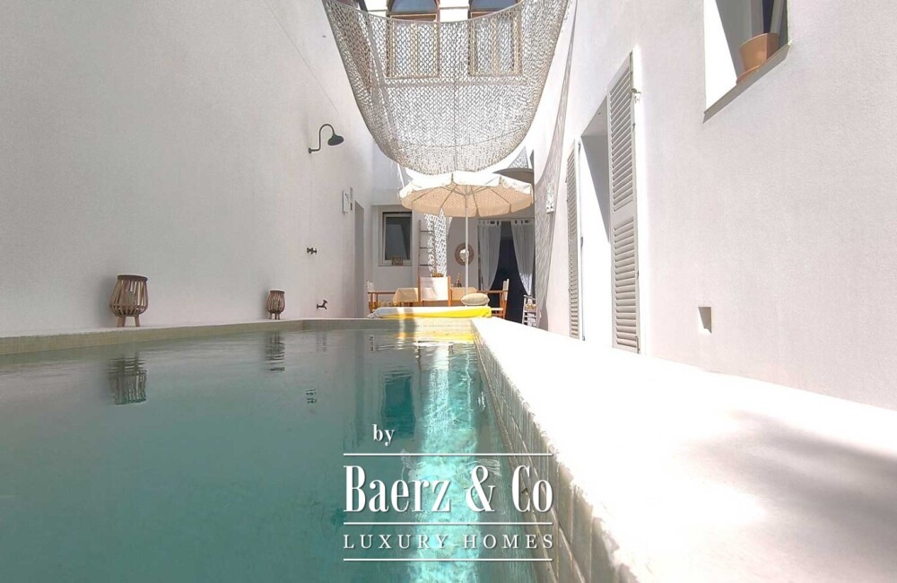 MENORCAN HOUSE WITH POOL FOR SALE IN THE OLD TOWN OF CIUTADELLA DE MENORCA NEAR FISH MARKET image