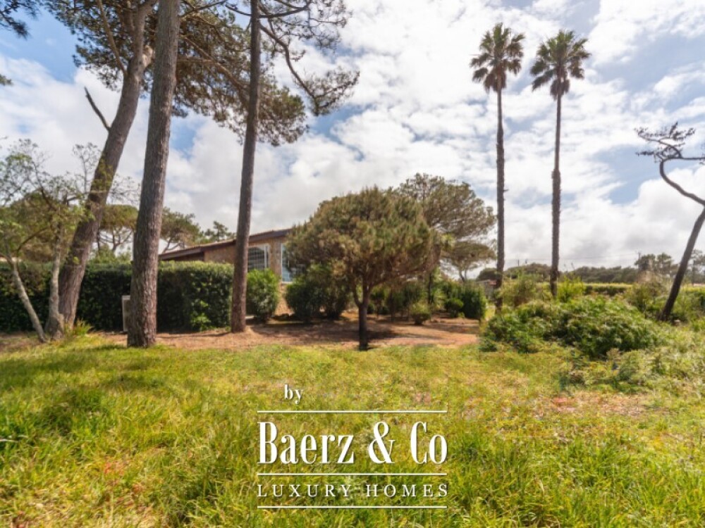Single storey 3 bedroom villa with swimming pool, tennis court and plot of 5,320 sqm in Fontanelas, Sintra image