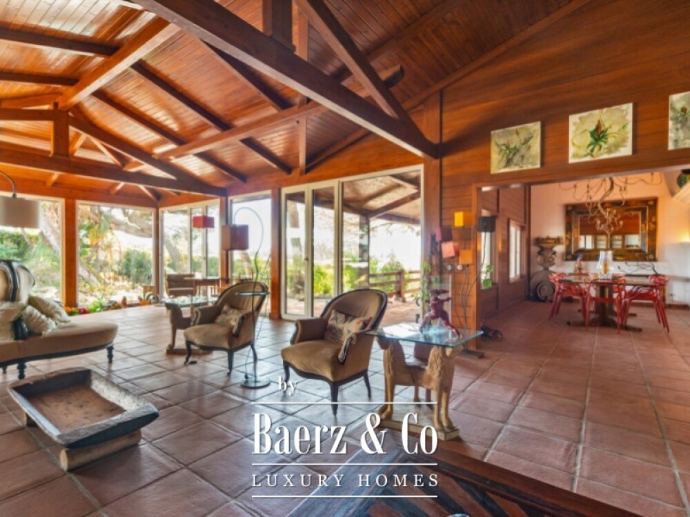 Single storey 3 bedroom villa with swimming pool, tennis court and plot of 5,320 sqm in Fontanelas, Sintra image