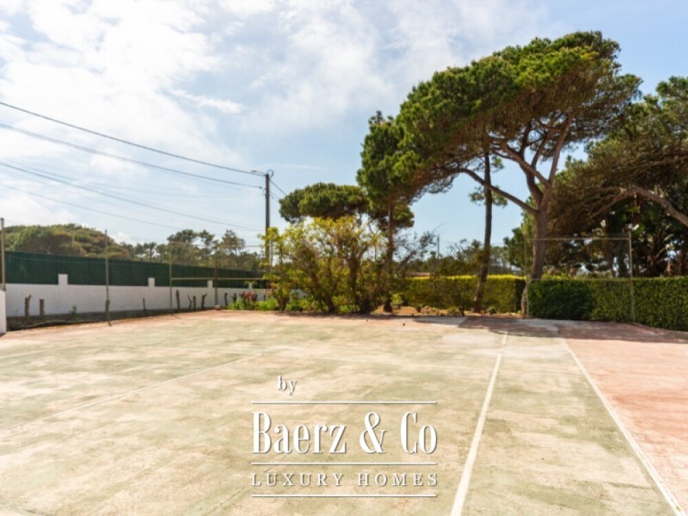 Single storey 3 bedroom villa with swimming pool, tennis court and plot of 5,320 sqm in Fontanelas, Sintra image