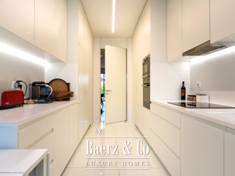 Luxury 2 Bedroom Apartment with Private Garden in Restelo, inserted in a condominium of excellence image