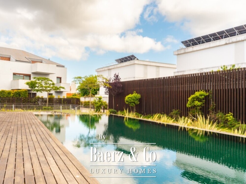 Luxury 2 Bedroom Apartment with Private Garden in Restelo, inserted in a condominium of excellence image