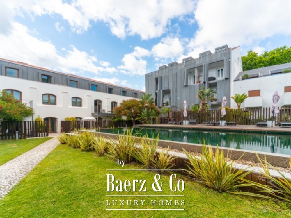 Luxury 2 Bedroom Apartment with Private Garden in Restelo, inserted in a condominium of excellence image