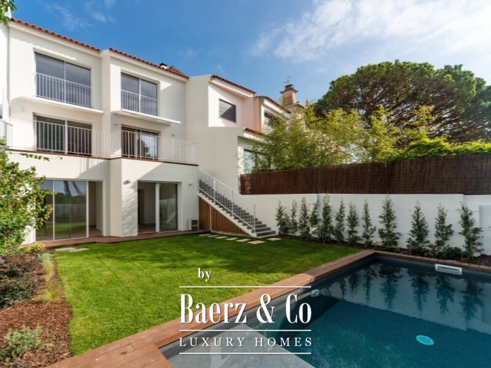 House T4 +1 in Monte Estoril image