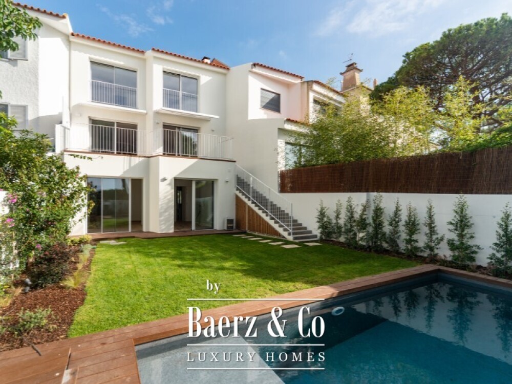 House T4 +1 in Monte Estoril image
