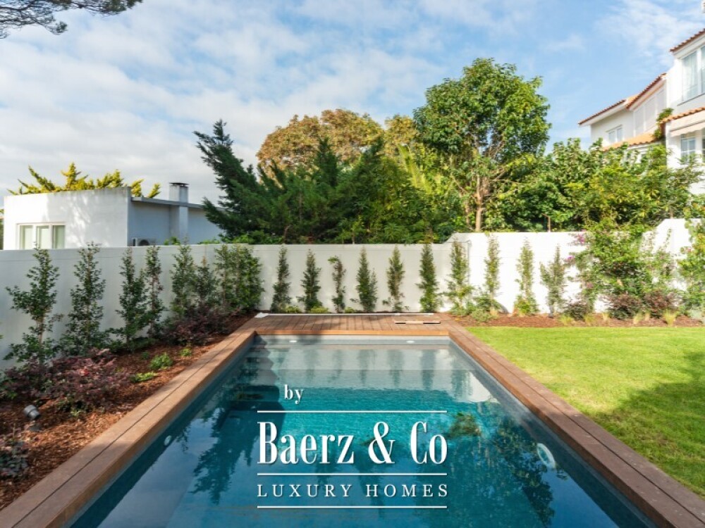 House T4 +1 in Monte Estoril image