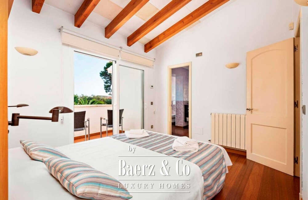 MEDITERRANEAN VILLA FOR SALE IN SA CALETA, CIUTADELLA DE MENORCA WITH PRIVATE POOL, TOURIST LICENSE AND 4 BEDROOMS NEAR THE SEA image