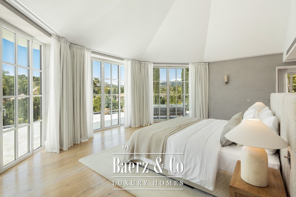 Villa - Nueva Andalucia - Marbella - Ref: 8724 image