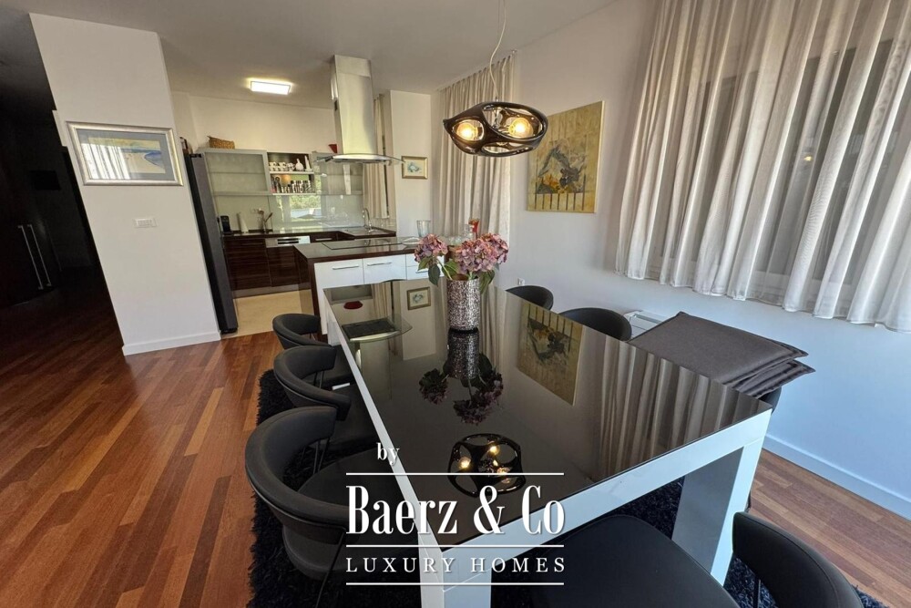 Brač, Bol, luxury penthouse in the town centre and building plot with building permit image