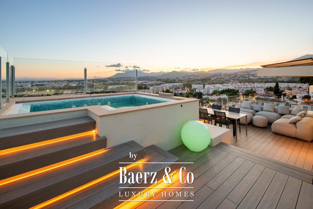 Villa - Nueva Andalucia - Marbella - Ref: 8728 image