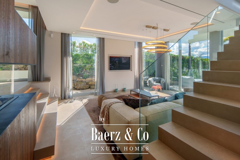 Villa - Nueva Andalucia - Marbella - Ref: 8728 image