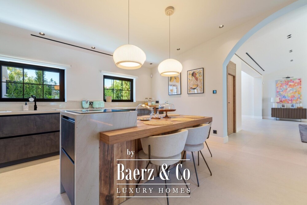 Villa - Puerto Banus - Marbella - Ref: 8730 image