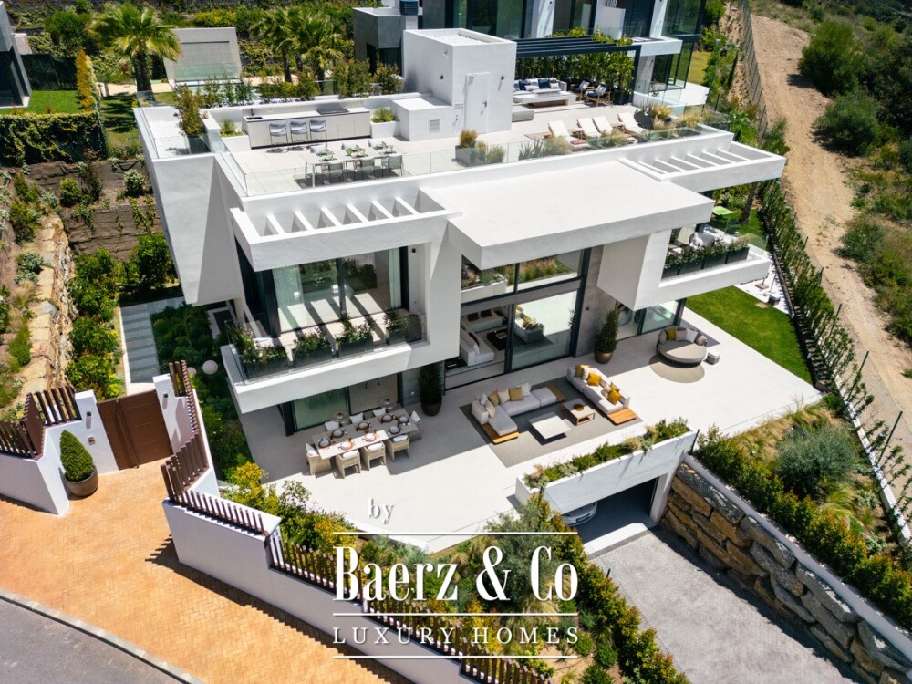 Villa - Marbella East - Ref: 8731 image