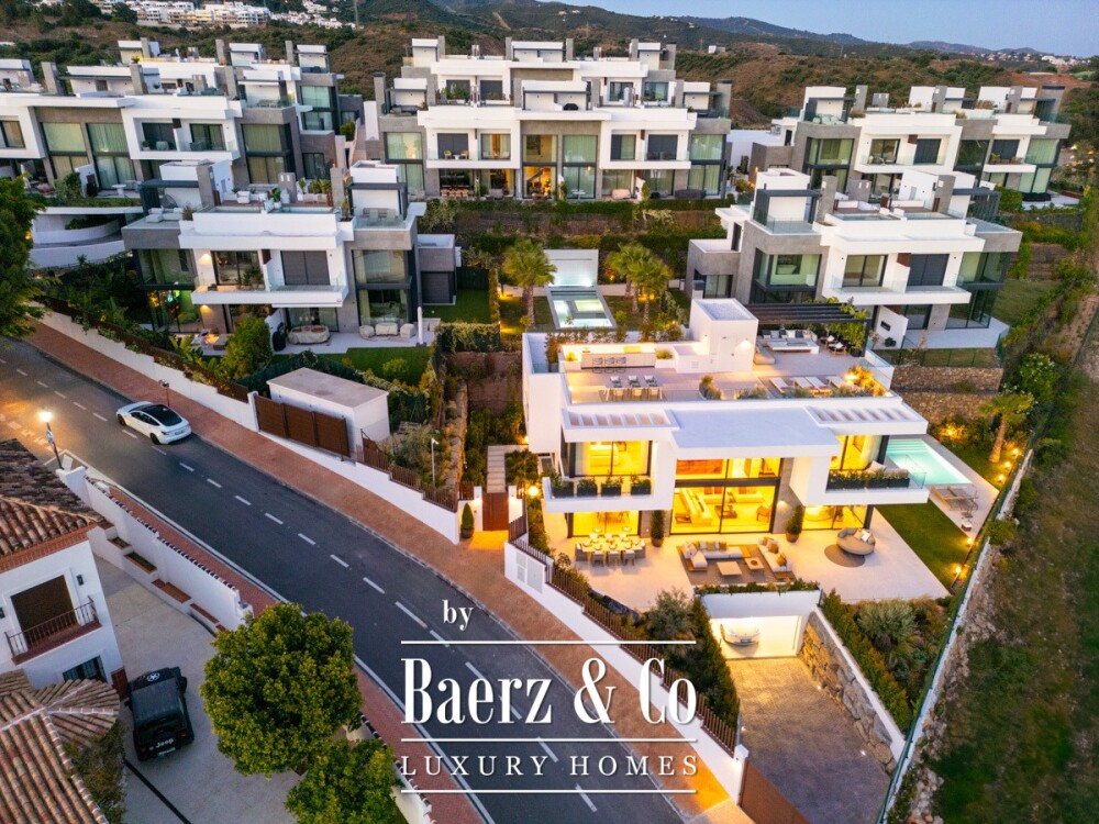 Villa - Marbella East - Ref: 8731 image