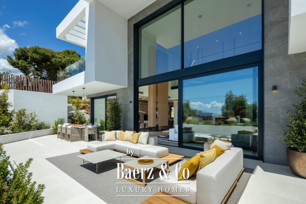 Villa - Marbella East - Ref: 8731 image