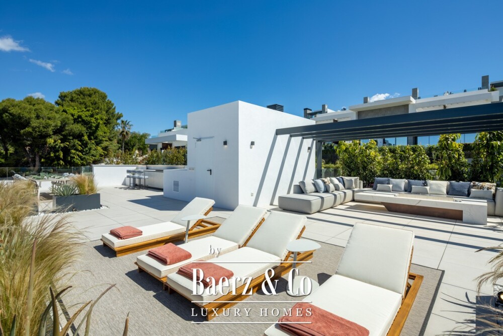 Villa - Marbella East - Ref: 8731 image
