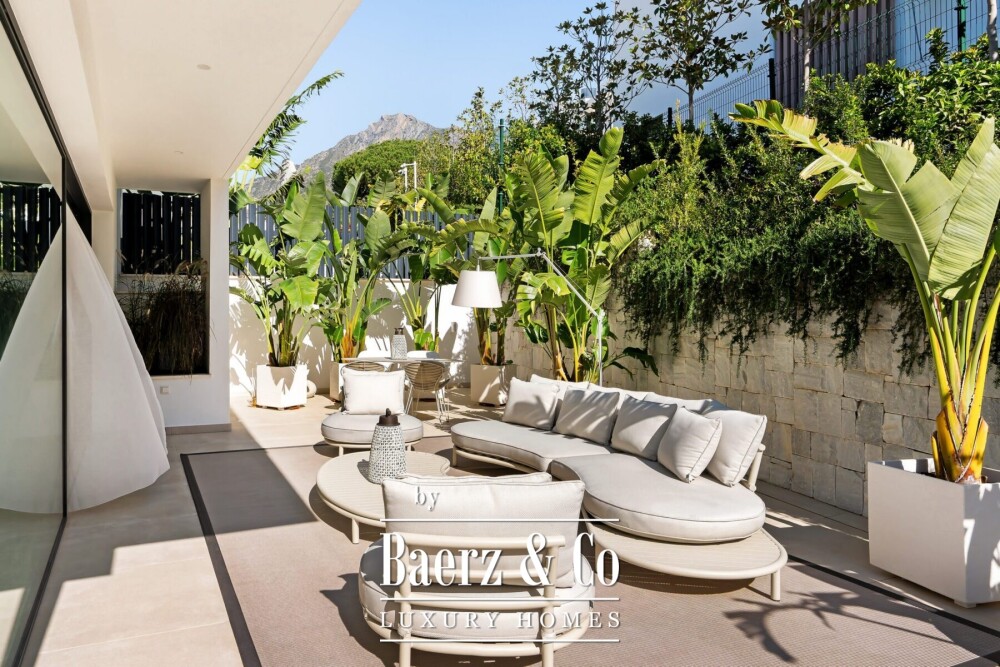Villa - Sierra Blanca - Golden Mile - Marbella - Ref: 8733 image