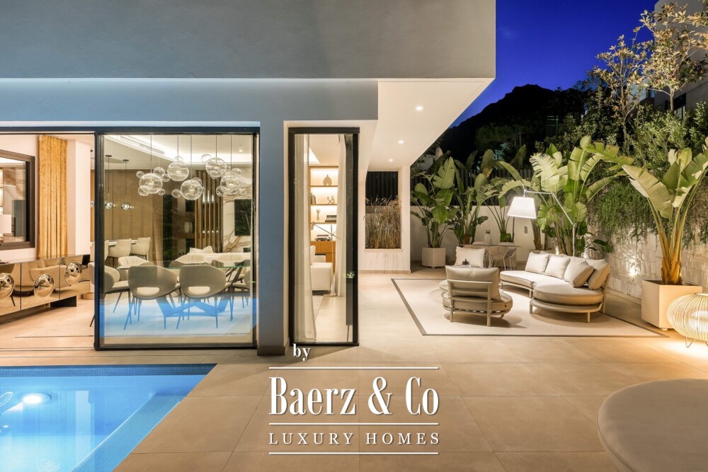 Villa - Sierra Blanca - Golden Mile - Marbella - Ref: 8733 image
