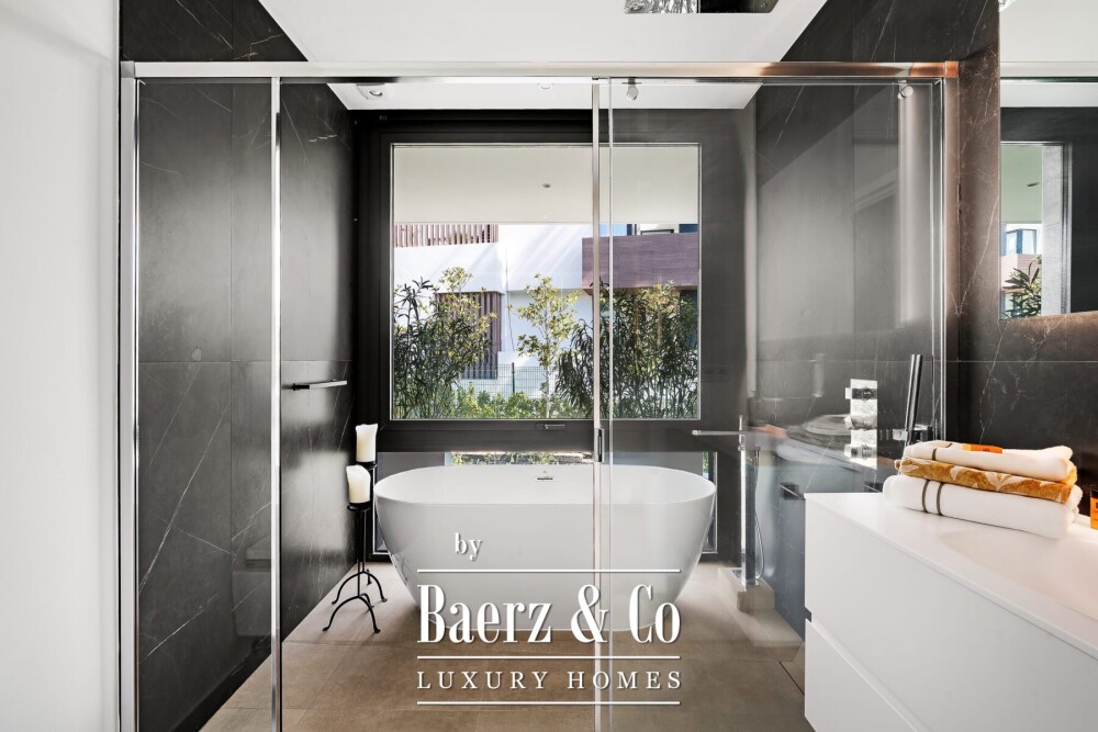 Villa - Sierra Blanca - Golden Mile - Marbella - Ref: 8733 image