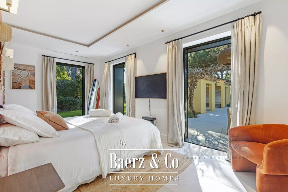 Mediterranean Villa Just 5 Minutes from the Heart of Saint-Tropez image