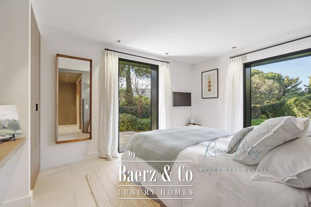 Mediterranean Villa Just 5 Minutes from the Heart of Saint-Tropez image
