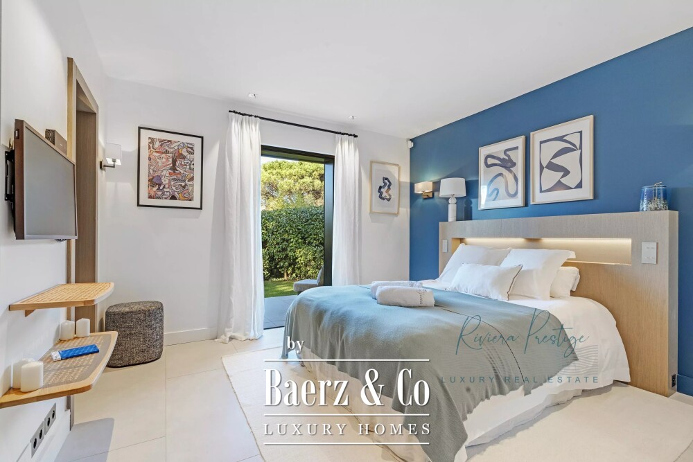 Mediterranean Villa Just 5 Minutes from the Heart of Saint-Tropez image