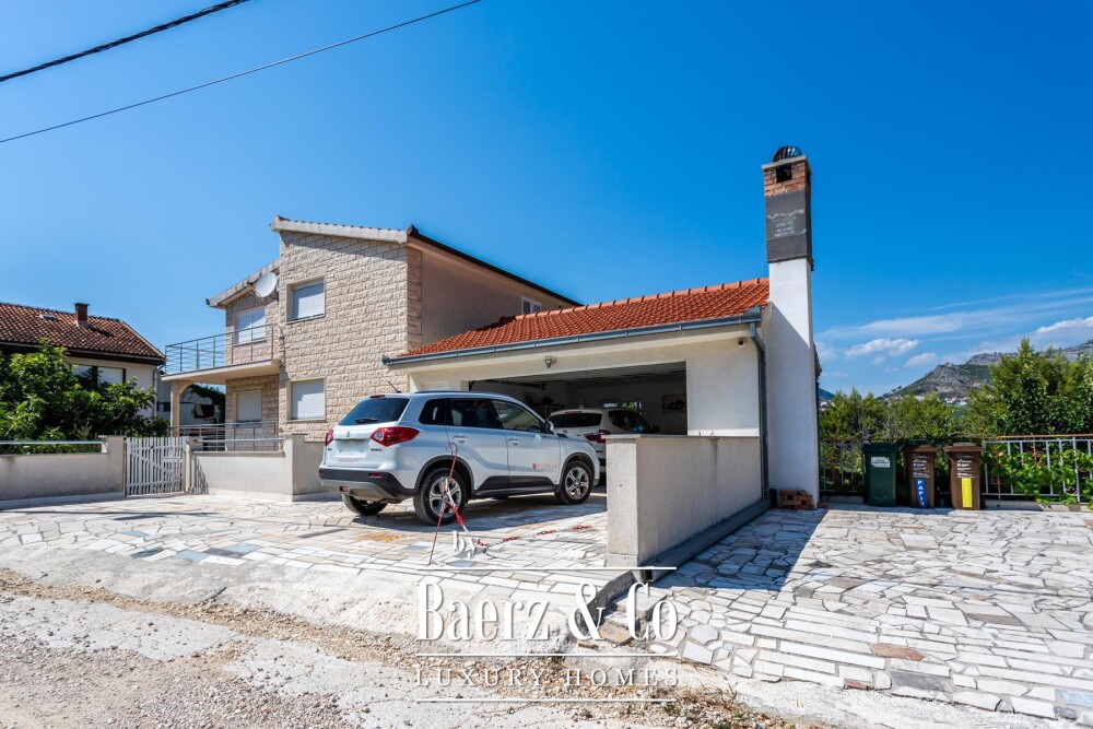 Split, Kamen, a multi-family house with a total gross area of 492 m² image