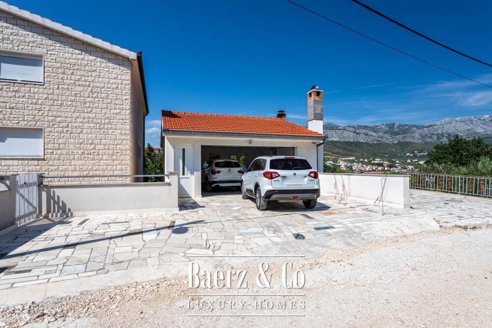 Split, Kamen, a multi-family house with a total gross area of 492 m² image