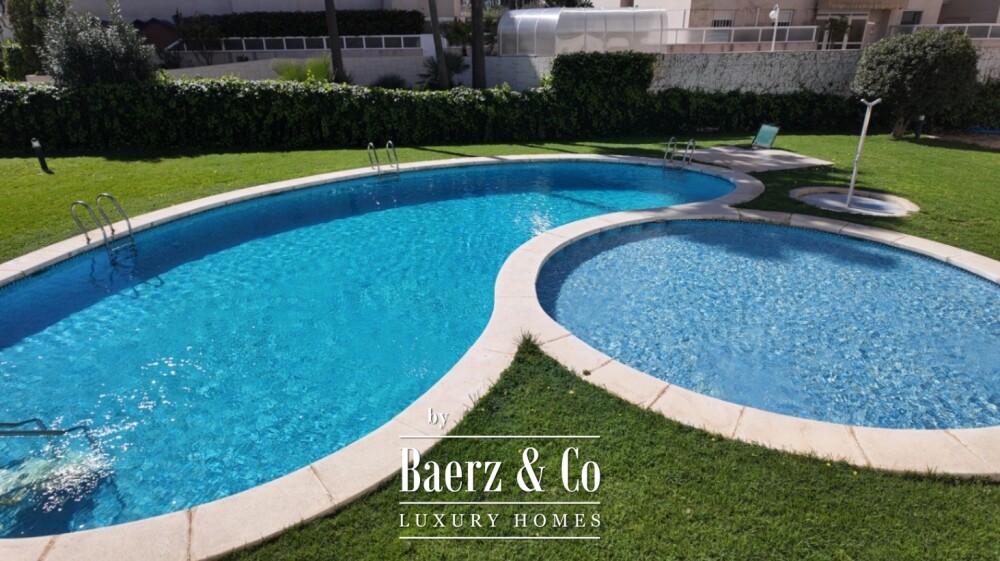 Beautiful luxury home in Albir image