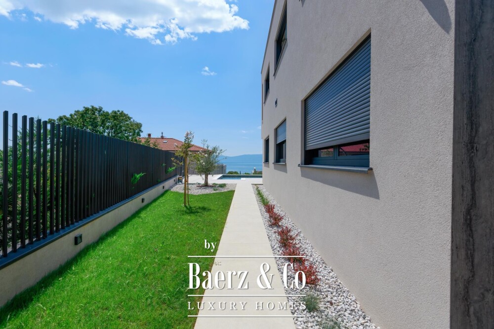 Kostrena, Rožići, exclusive 200 m² penthouse with panoramic sea views image