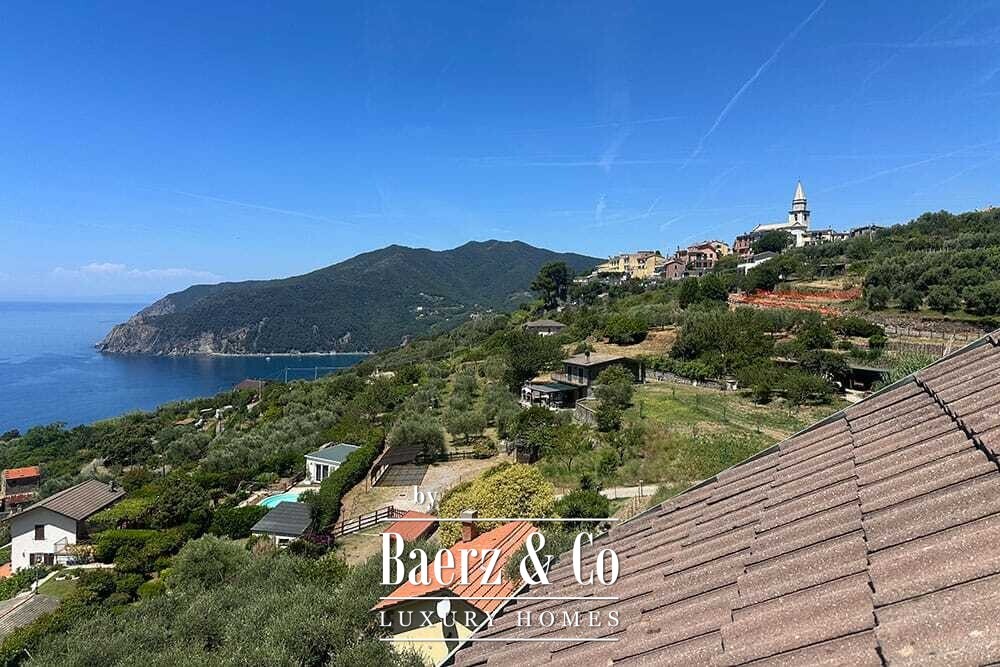Villa for sale 246 m² image