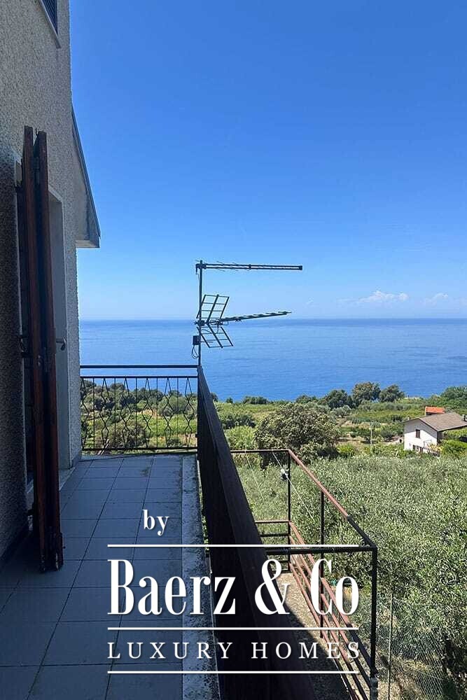 Villa for sale 246 m² image