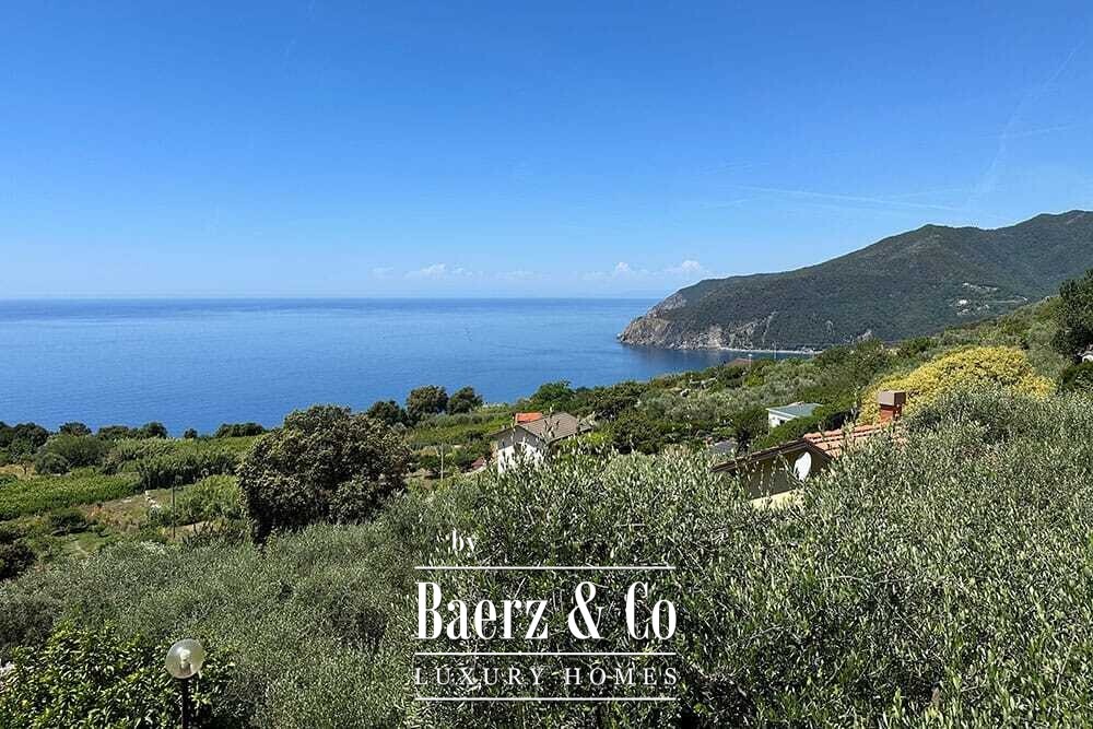Villa for sale 246 m² image