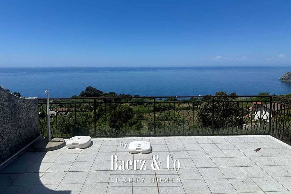 Villa for sale 246 m² image