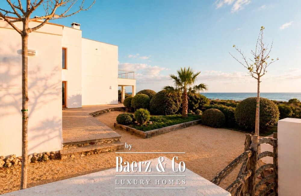 SEAFRONT VILLA IN CIUTADELLA, MENORCA, WITH PRIVATE POOL AND EXPANSION POTENTIAL image