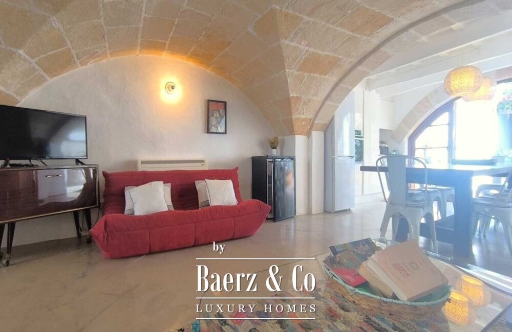 RENOVATED MENORCAN HOUSE FOR SALE IN THE HISTORIC OLD TOWN OF CIUTADELLA, MENORCA – COURTYARD WITH SWIMMING POOL, 4 EN-SUITE BEDROOMS AND ORIGINAL ARCHITECTURAL FEATURES image