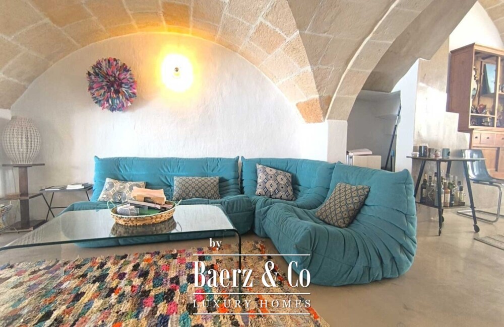 RENOVATED MENORCAN HOUSE FOR SALE IN THE HISTORIC OLD TOWN OF CIUTADELLA, MENORCA – COURTYARD WITH SWIMMING POOL, 4 EN-SUITE BEDROOMS AND ORIGINAL ARCHITECTURAL FEATURES image