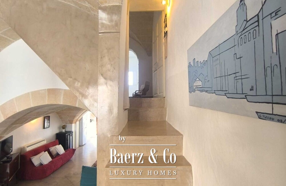 RENOVATED MENORCAN HOUSE FOR SALE IN THE HISTORIC OLD TOWN OF CIUTADELLA, MENORCA – COURTYARD WITH SWIMMING POOL, 4 EN-SUITE BEDROOMS AND ORIGINAL ARCHITECTURAL FEATURES image