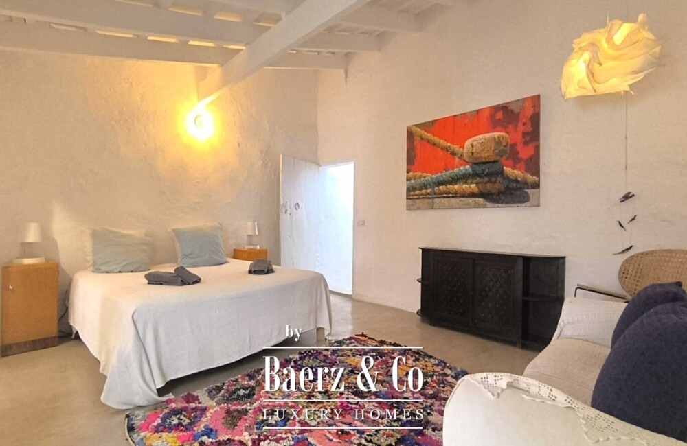 RENOVATED MENORCAN HOUSE FOR SALE IN THE HISTORIC OLD TOWN OF CIUTADELLA, MENORCA – COURTYARD WITH SWIMMING POOL, 4 EN-SUITE BEDROOMS AND ORIGINAL ARCHITECTURAL FEATURES image