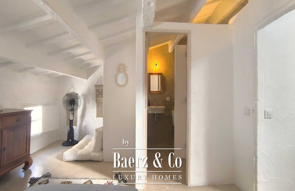 RENOVATED MENORCAN HOUSE FOR SALE IN THE HISTORIC OLD TOWN OF CIUTADELLA, MENORCA – COURTYARD WITH SWIMMING POOL, 4 EN-SUITE BEDROOMS AND ORIGINAL ARCHITECTURAL FEATURES image