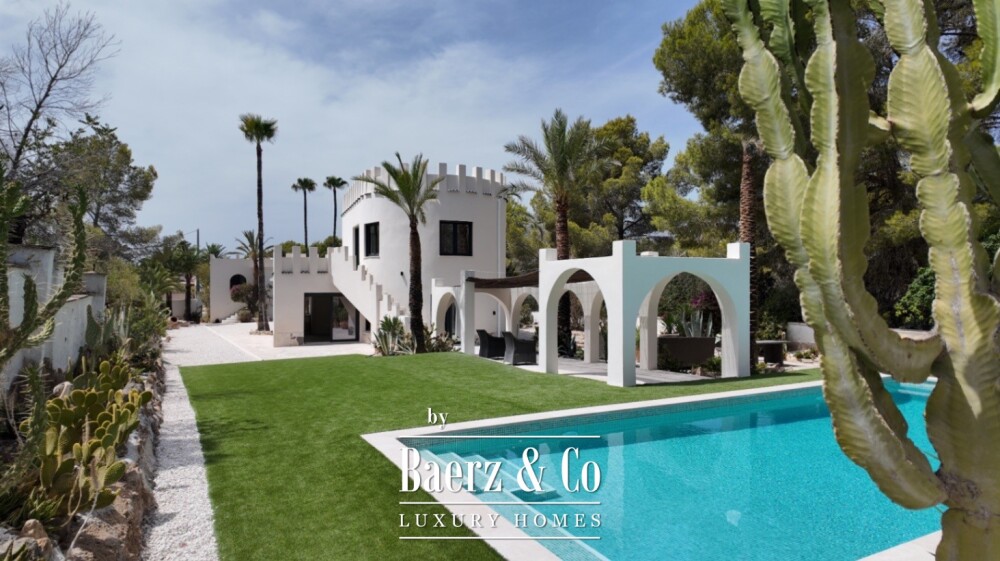 Beautiful luxury home in Albir image