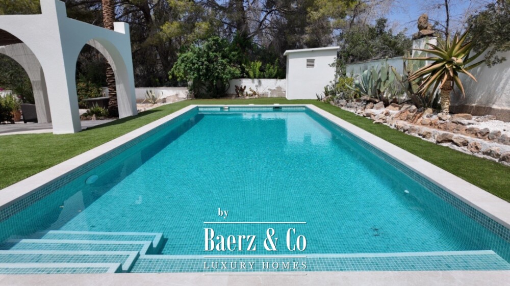 Beautiful luxury home in Albir image