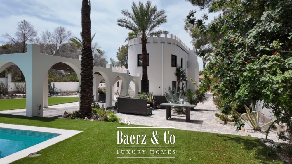 Beautiful luxury home in Albir image