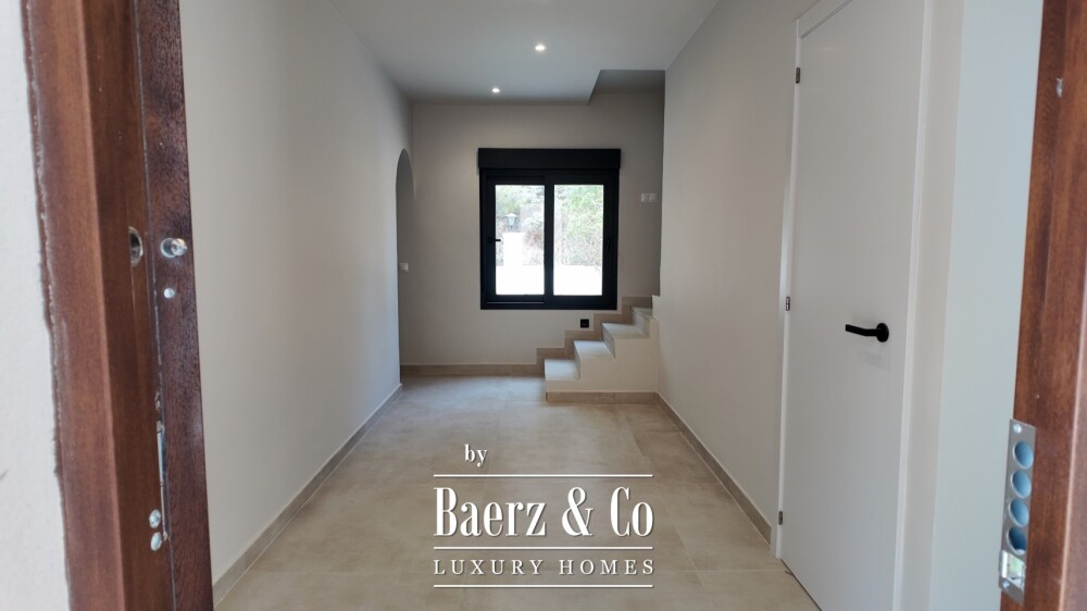 Beautiful luxury home in Albir image