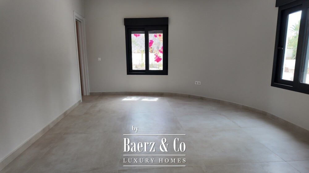 Beautiful luxury home in Albir image
