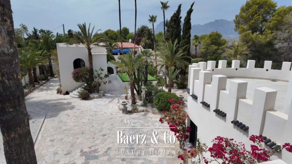 Beautiful luxury home in Albir image