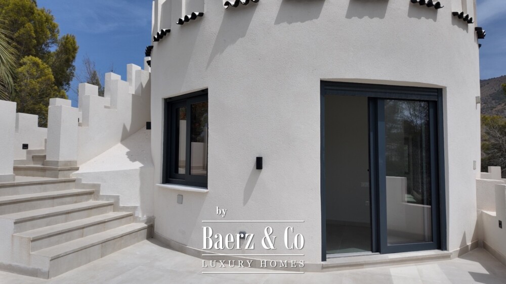 Beautiful luxury home in Albir image