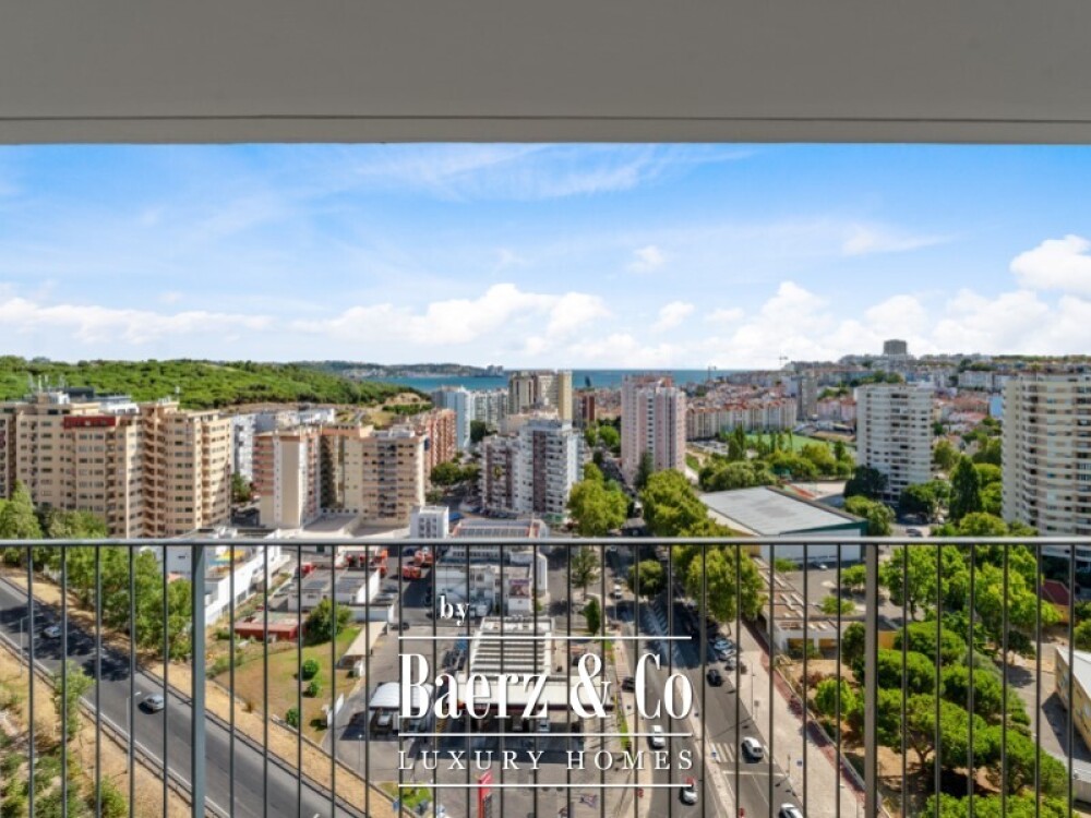 Prestigious 3 Bedroom Apartment with River View, in Miraflores image