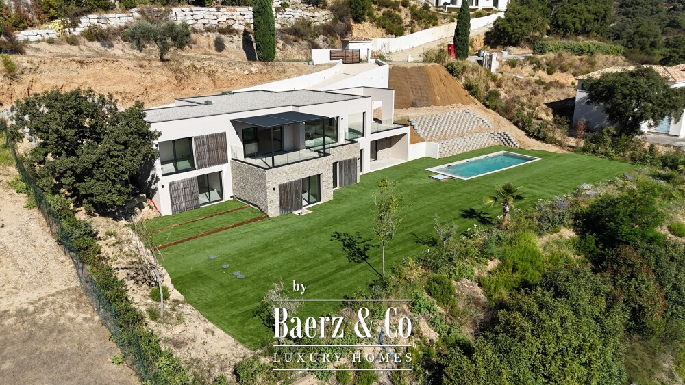 Grimaud — Sea-View Luxury Villa with Five Bedrooms and Pool image